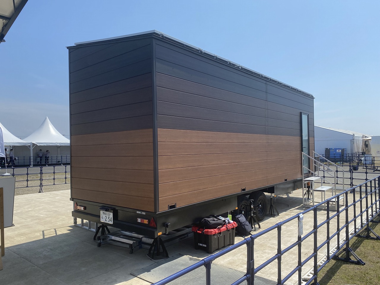 トレーラーハウスのレンタルは西尾レントオール株式会社へ