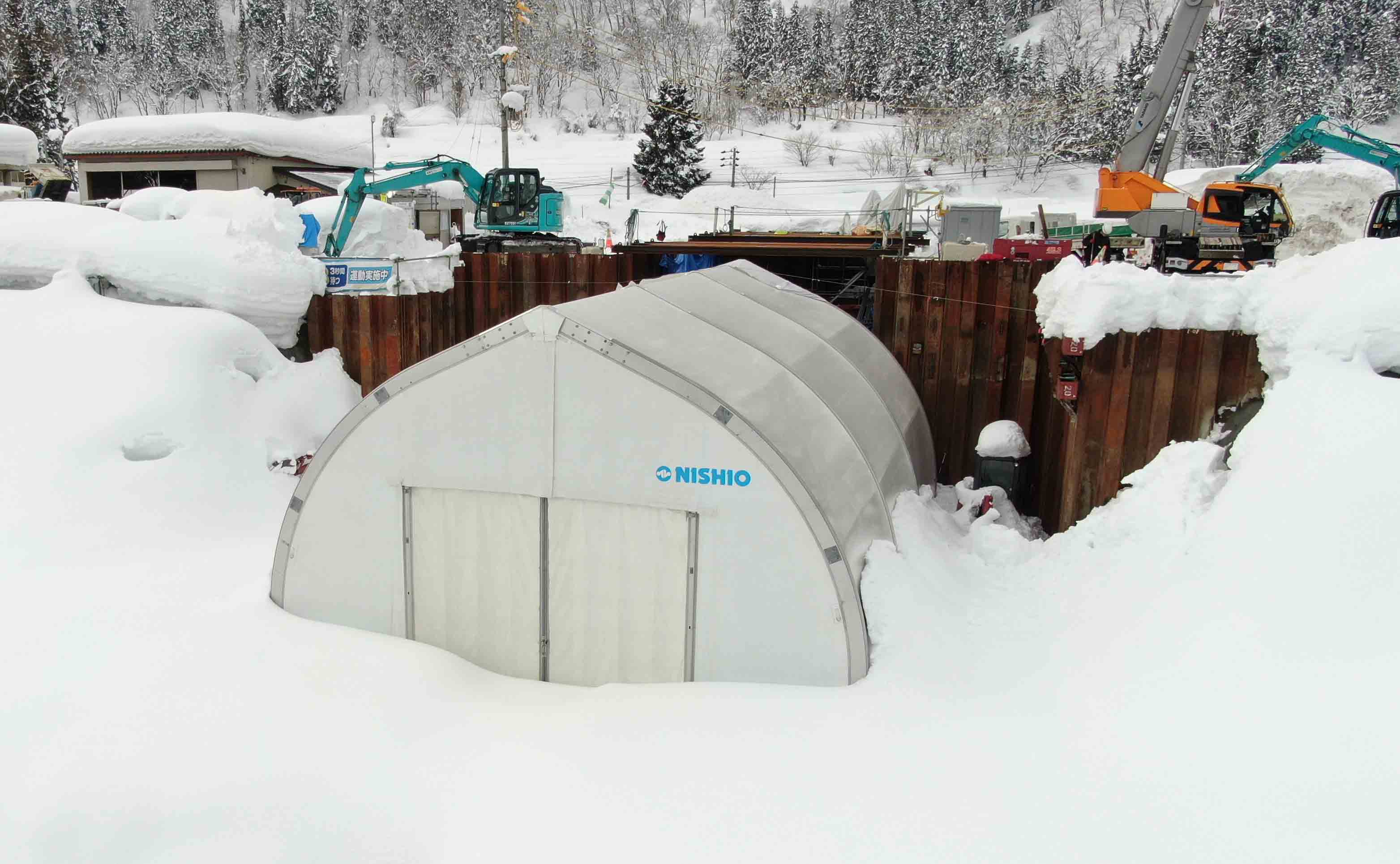 冬期工事現場での積雪対応テント倉庫の活用例