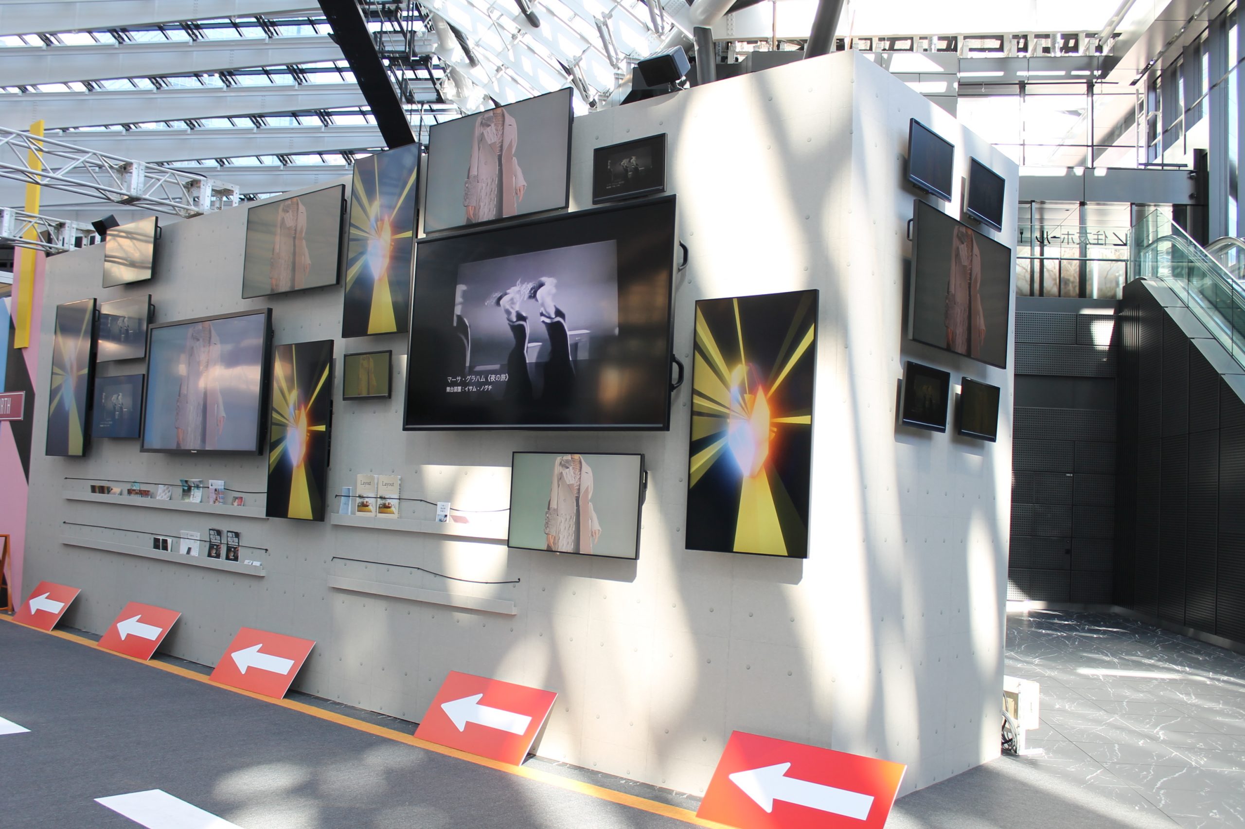 展示会・大規模イベントに！大型モニターを豊富な在庫で一括レンタル