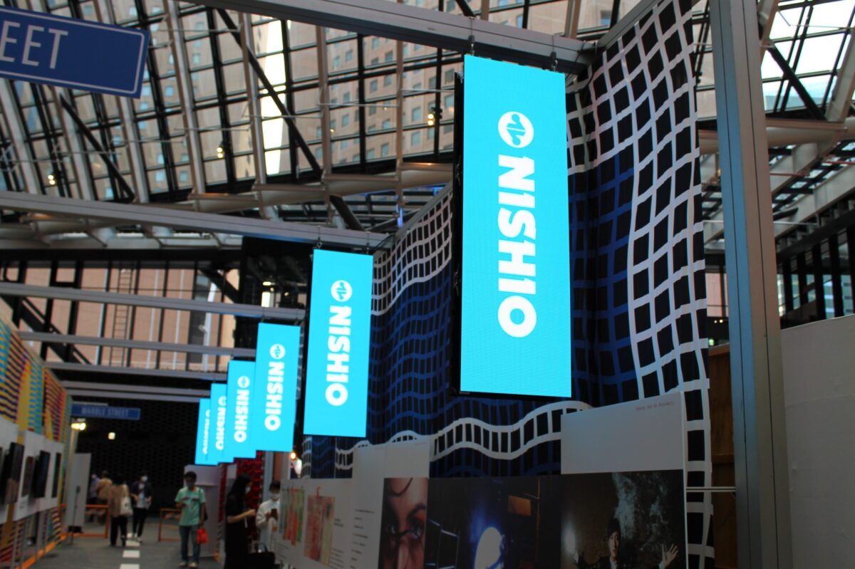 スポーツイベントや展示会などで華やかな映像演出ができるLEDディスプレイ