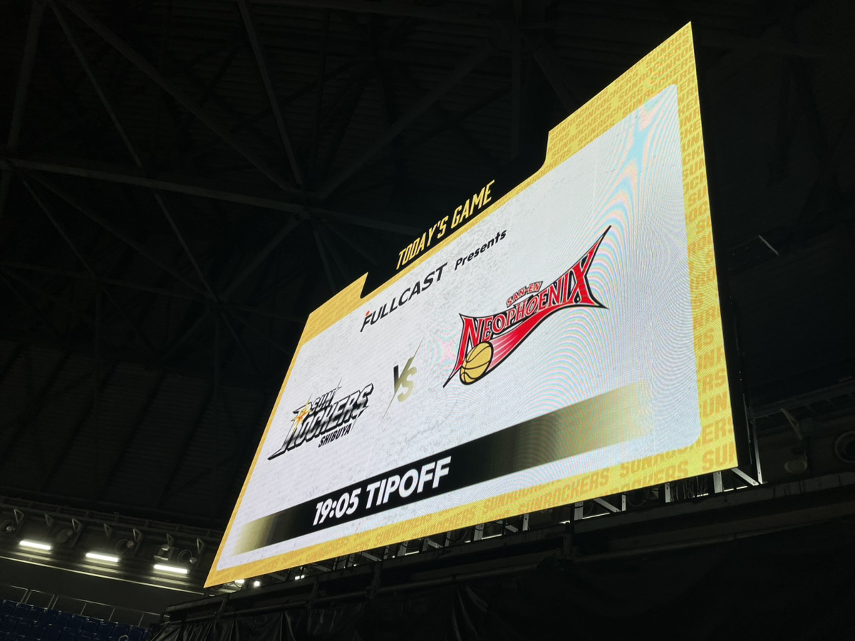 スポーツイベント会場に設置された高精細なLEDディスプレイ