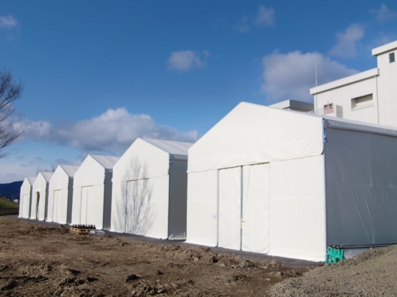 短期間で施工可能な汎用テント倉庫